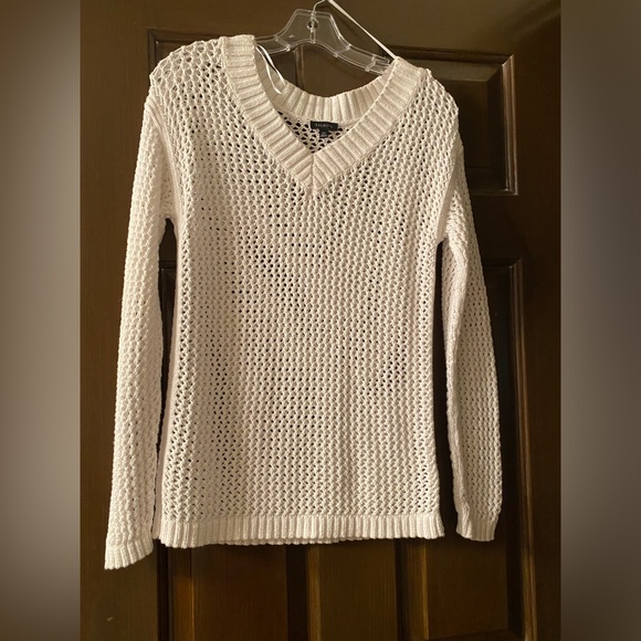 Talbots White Cotton V Neck Summer Sweater! - Picture 1 of 4
